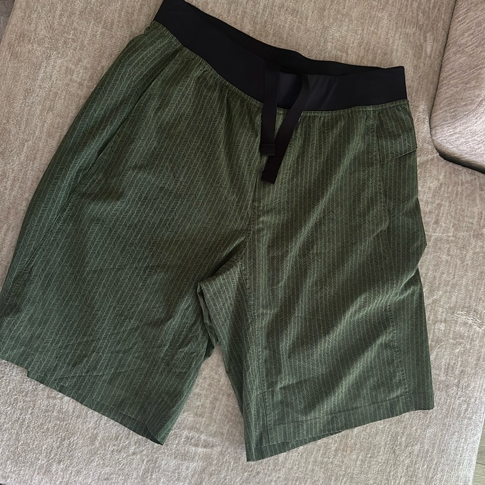 Men’s lululemon shorts